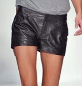 Bebe Kardashians x Leather Shorts (2)